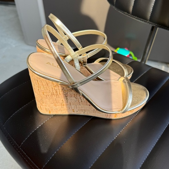 (NEW) Mirabella Gold Women's Wedges | ALDO - Picture 4 of 7